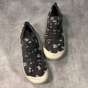 Rocket Dog Black Skull Low Top Sneakers